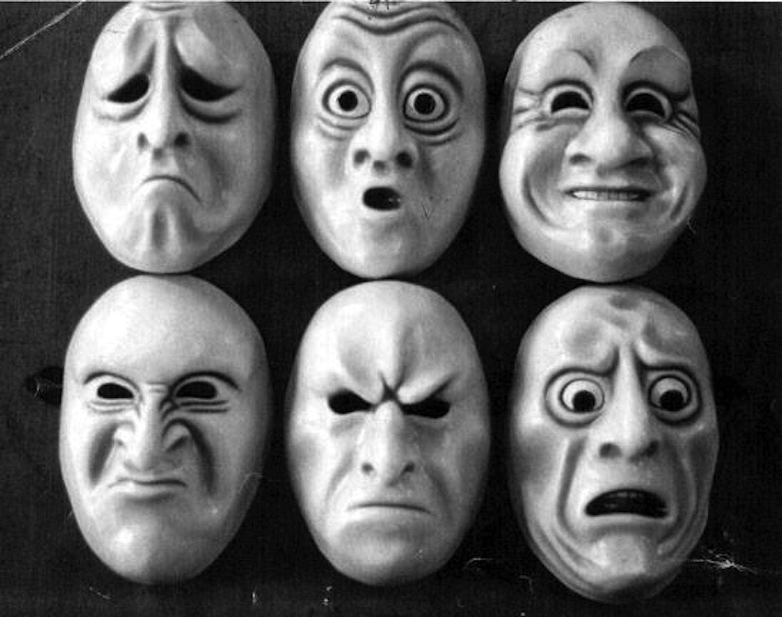 Эмоции гнев и радость. Биполярочка Oxxxymiron. Оксимирон Биполярочка. Маски эмоции. Человек с разными масками.