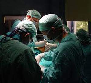 les cas habituels ou le traitement commence par une chrirurgie