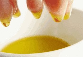 l-huile-d-olive-beauté-des-ongles